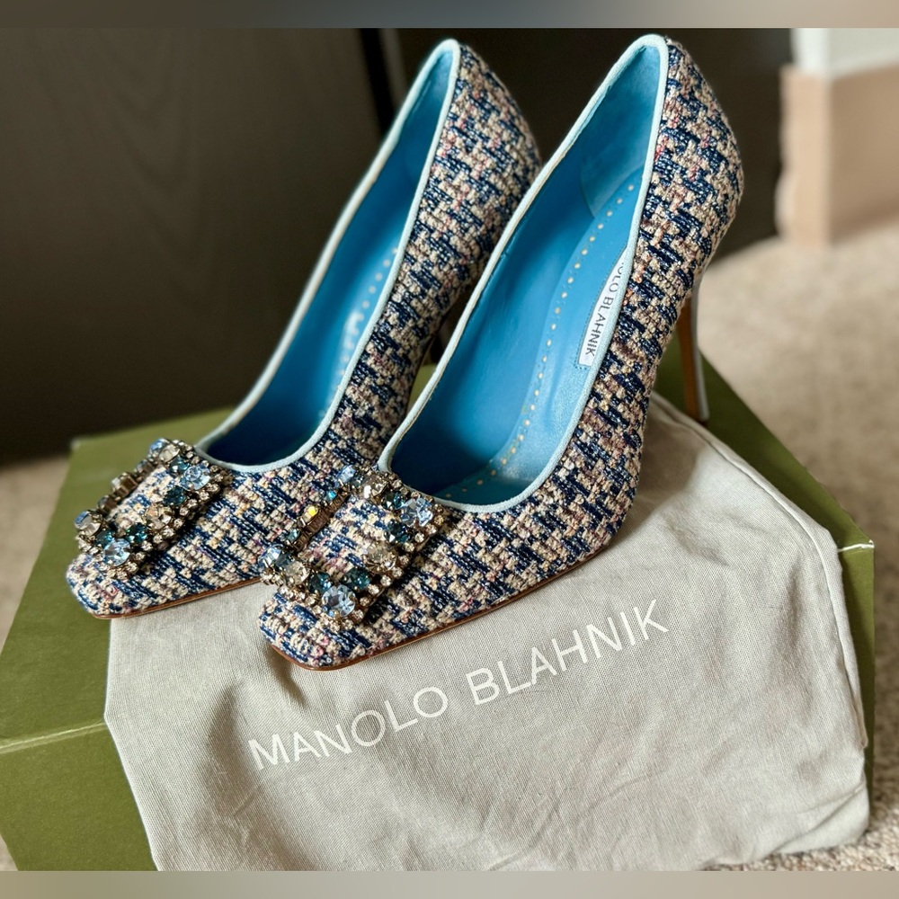Tweed Manolo Blahnik heels